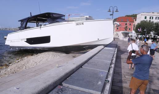 VIDEO Ne smite tu parkirat! Ovako se nasukao brod u Splitu