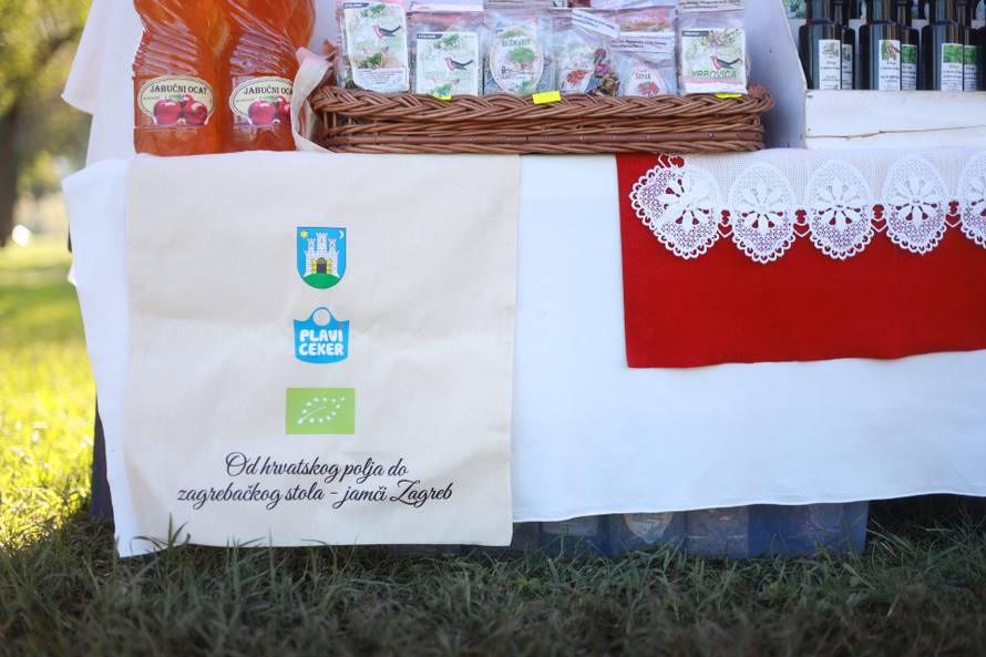 Okusi tradicije i priče s polja: Sajam OPG-ova na Bundeku oduševio posjetitelje