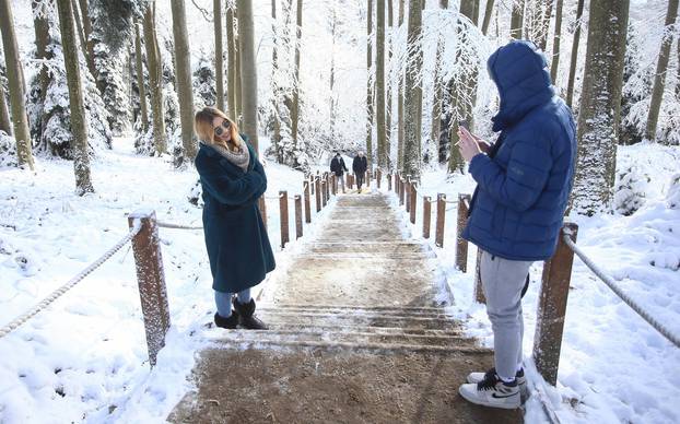 Snijeg je zabijelo zagrebačko Sljeme: Napokon zimske radosti