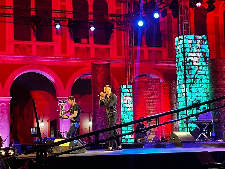 Vilibald Vuco zamijenio je loptu mikrofonom, tata Siniša gledao ga iz prvog reda: Čekam kritike!