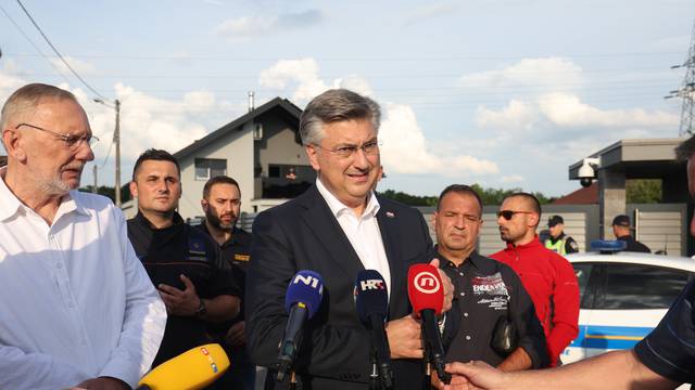 Zagreb: Premijer Plenković obišao mjesto pada manjeg zrakoplova  
