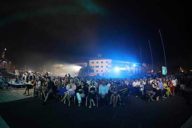 Vela Luka: Održan koncert "Trag u beskraju" posvećen Oliveru Dragojeviću