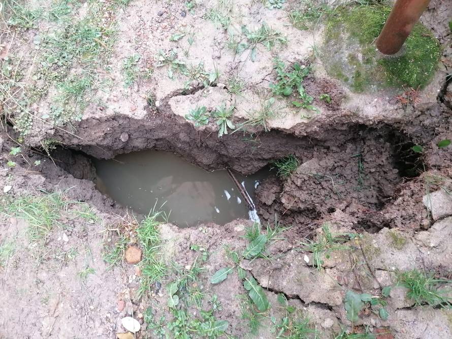 'Topla voda je šikljala 2 metra u zrak! Bili su i geolozi, kažu da se s ovako nečim nisu susreli'