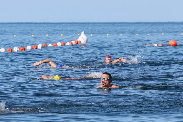 Održana plivačka manifestacija Porečki delfin