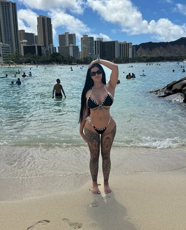 Iz trkaćih automobila prebacila se na OnlyFans i 'diže' milijune