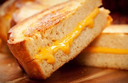 Topljeni sir s malo sira: Što sadrže ovi dodaci za sendviče?