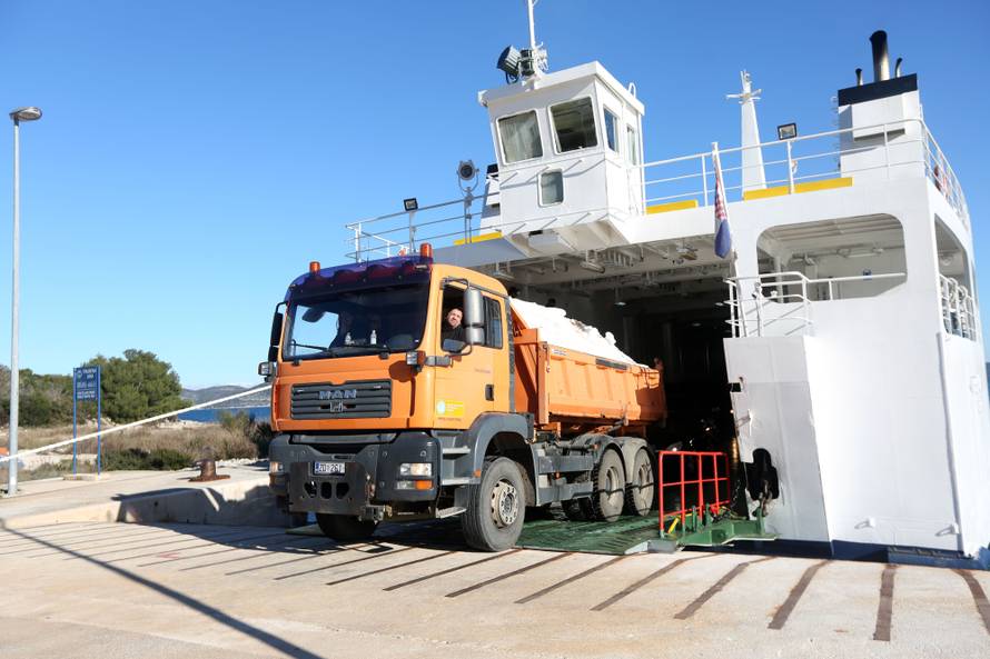 Skijaški spektakl uz more: Iška kraljica privukla je stotine ljudi