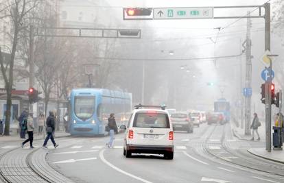 HAK: Zbog magle mjestimice smanjena vidljivost na cestama