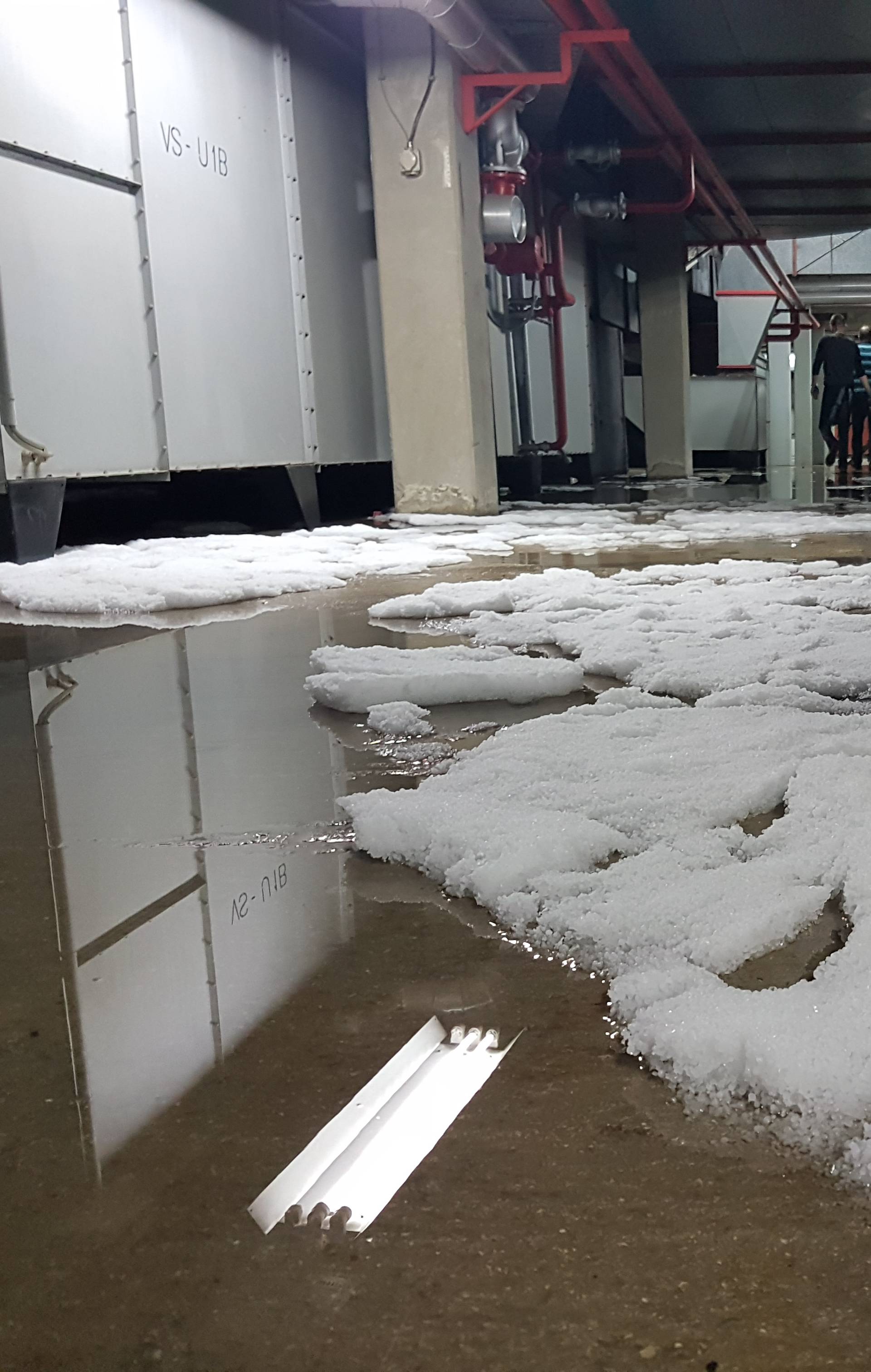 Potop u Splitu: Padala je jaka tuča, voda je ušla u podrume