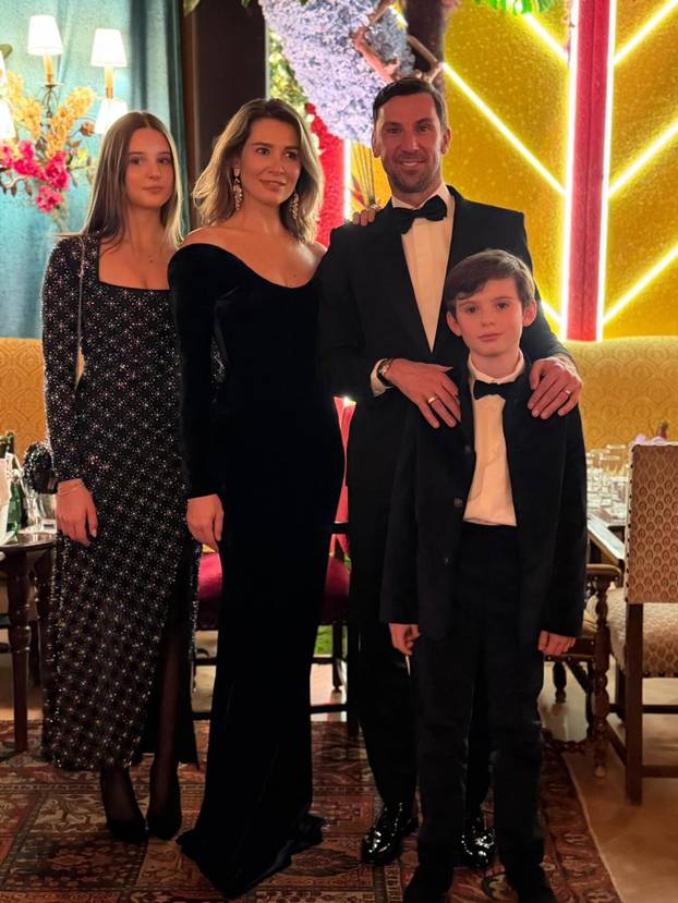 FOTO Točilo se, ljubilo i trošilo: Pogledajte kako su hrvatski sportaši ušli u novu godinu