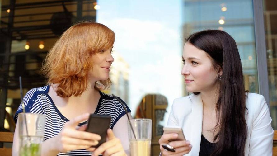 Posuditi od obitelji i prijatelja ili napraviti online pozajmicu?