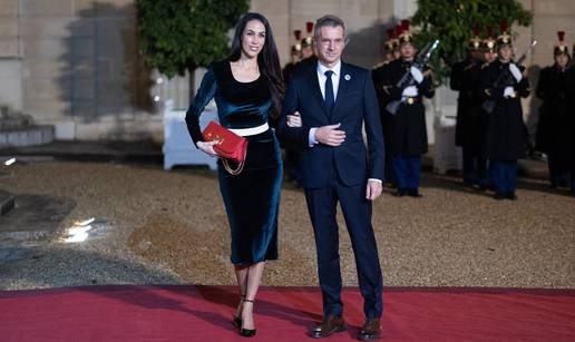 FOTO I tad je nosila tangice: Ovako je supruga slovenskog premijera izgledala kao plavu&scaron;a