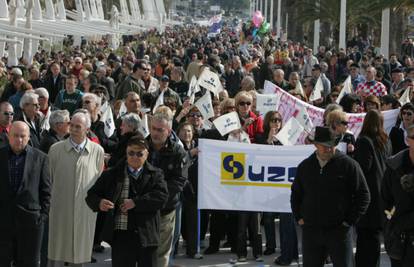 Split: Pozlilo mu na prosvjedu, preminuo na putu do bolnice