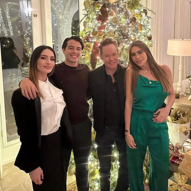 FOTO Ovo je mlađa sestra Sofije Vergare: Sandra je manekenka i glumica, ulazi u reality vode...