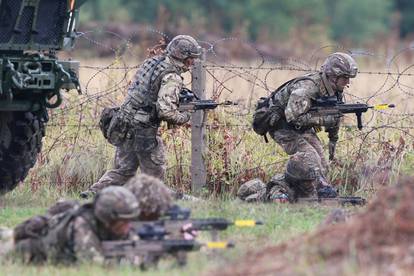 FOTO Ovako je izgledala vojna vježba u Gašincima: Naša vojska vježbala s Britancima