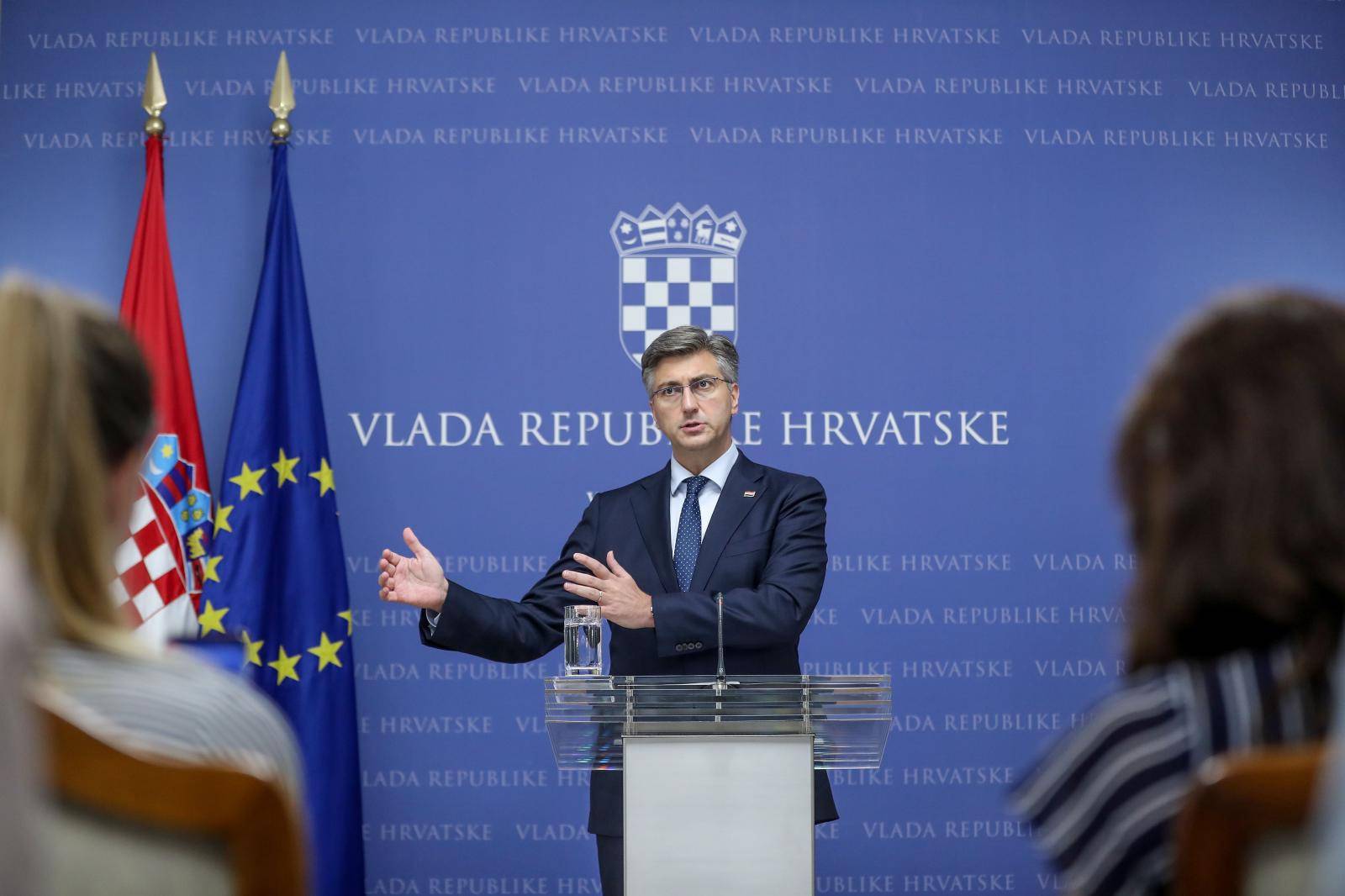 Zagreb: Premijer Andrej PlenkoviÄ odrzao konferenciju za novinare u Banskim dvorima