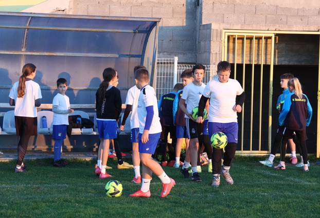 Škabrnja: Škola nogometa