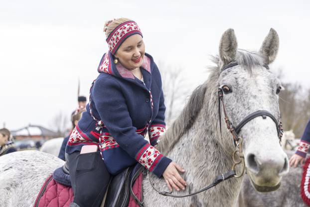 Đakovački bušari – pokladno jahanje u Širokom Polju