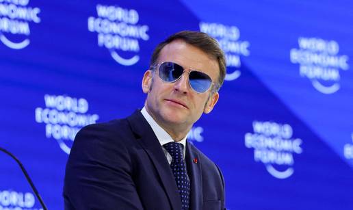 Svi &zcaron;ele nao&ccaron;ale od 659 eura! Zbog Emmanuela Macrona pala stranica luksuznog brenda