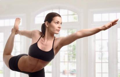 Bolnim leđima joga ne pomaže ništa više od običnog istezanja