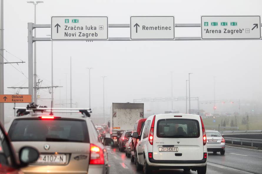 Zagreb: Prvi radni dan nakon puštanja u promet novog rotora u Remetincu