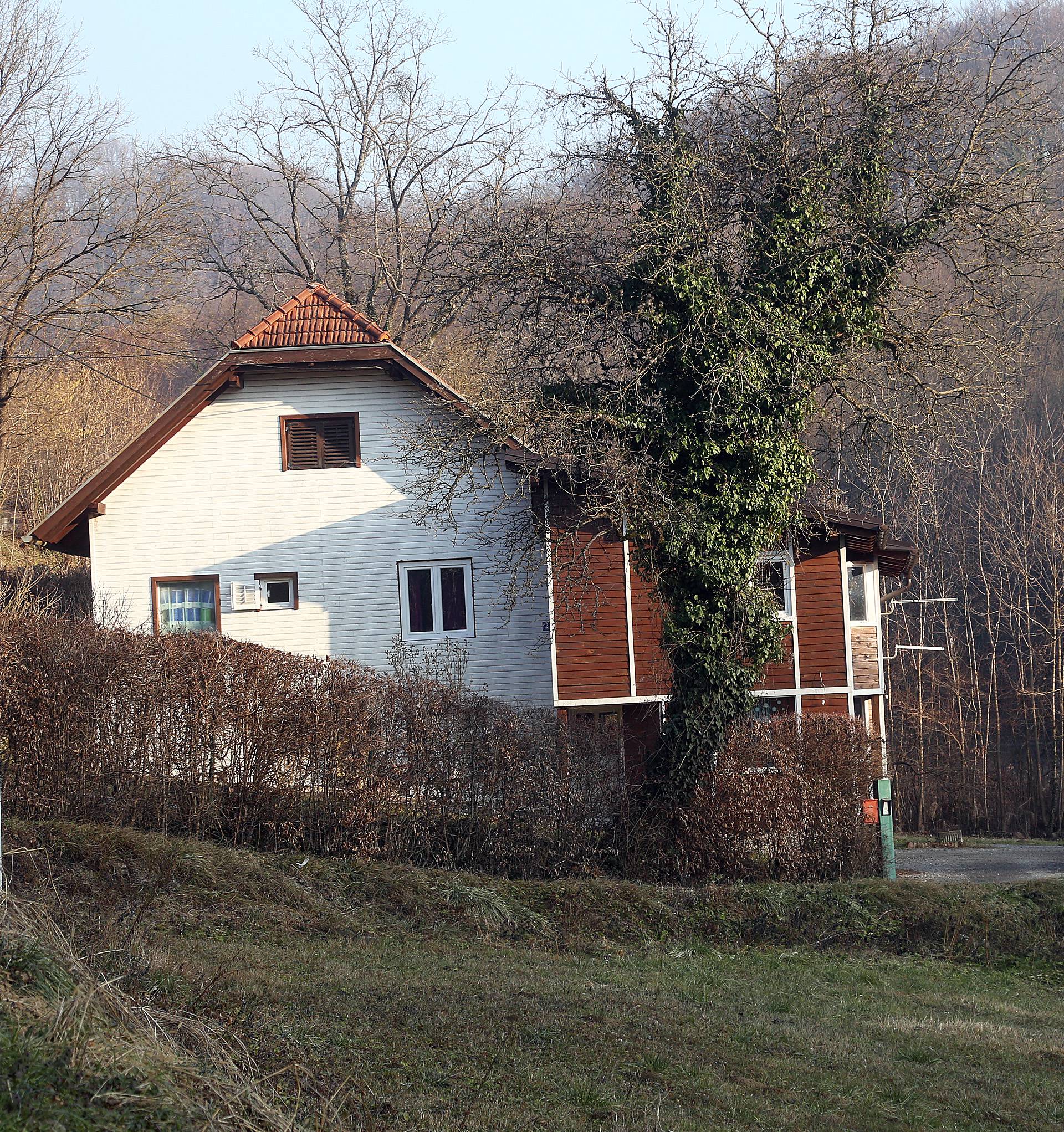 Za kuću kraj zgarišta doma u Andraševcu traže 40.000 eura