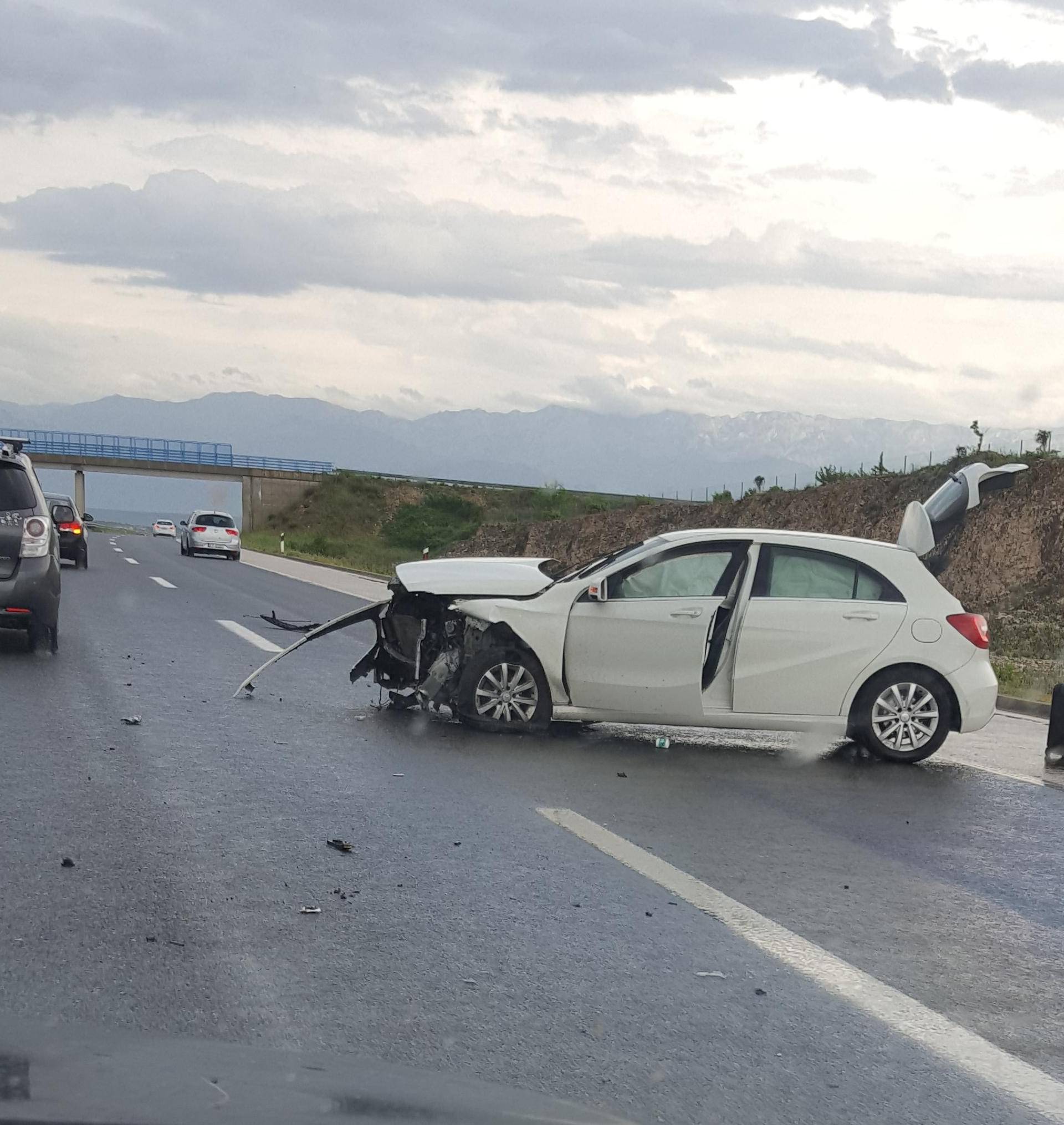 Vozačica se zabila u zaštitnu ogradu na A1 kod Maslenice