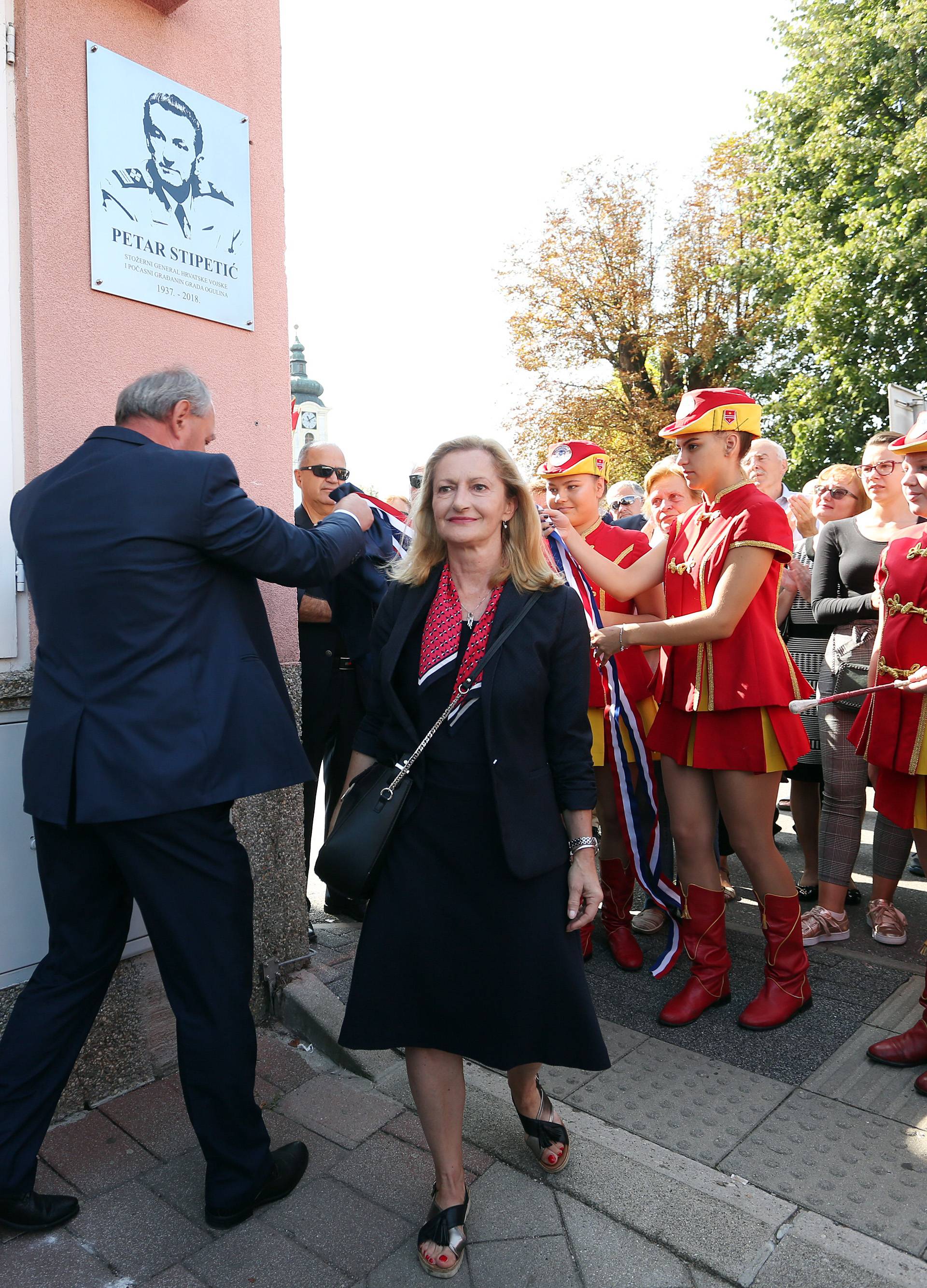 Središnji trg u Ogulinu od danas je Trg Petra Stipetića