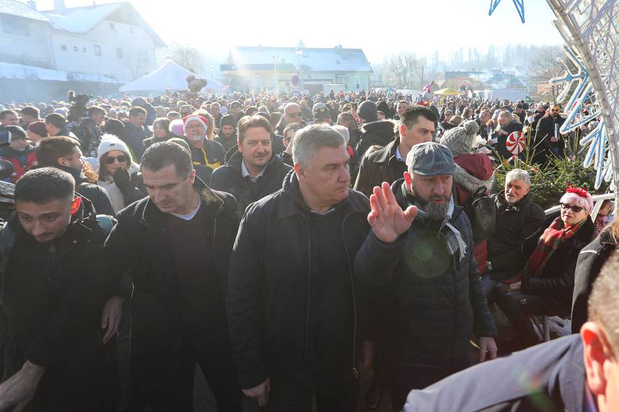 Predsjednik Republike i predsjednički kandidat Zoran Milanović na manifestaciji “Ispraćaj stare i doček Nove godine u podne” u Fužinama 