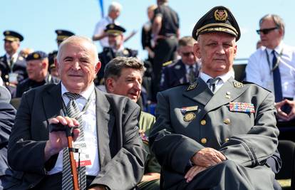 Ćesić Rojs o vojnom roku: 'Uveo bih šest mjeseci. Muški danas nose suknje, žene hlače...'