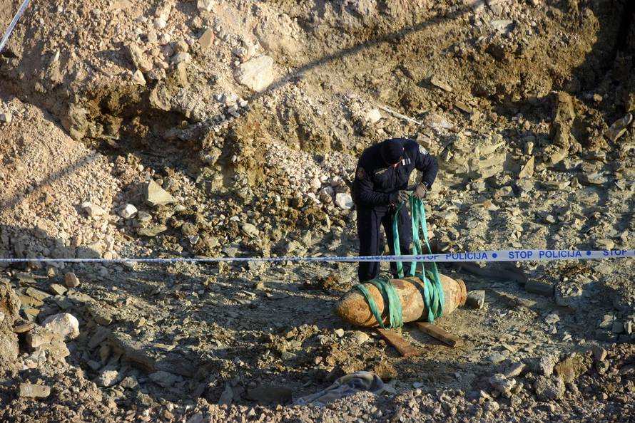Pula: Iz samog centra Pazina uklonjena zaostala bomba iz Drugog svjetskog rata