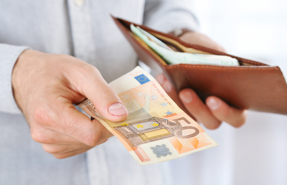 Umirovljenicima Vlada daje do 160 eura, nezaposleni će dobiti 100: Evo kada će novac sjesti