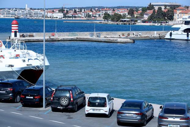 Zadar: Zbog izgradnje hotela zamućeno je more, građani su zabrinuti