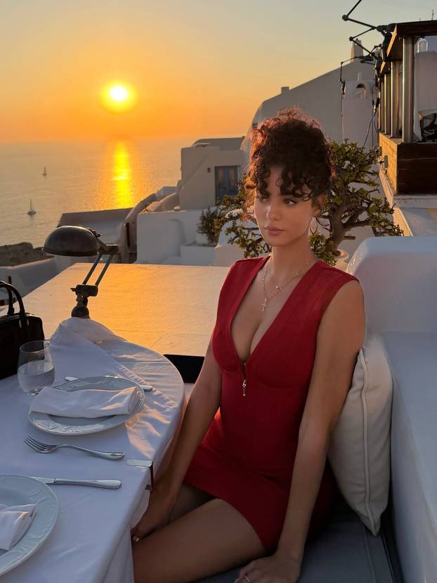 FOTO Seksi Rita raskošne obline pokazuje u mini bikinijima: Ocijenite badiće od 1 do 10!