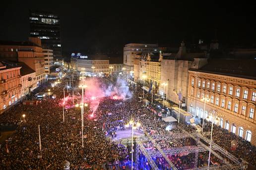 Policija: Deseci tisu&cacute;a navija&ccaron;a do&ccaron;ekali bron&ccaron;ane rukometa&scaron;e u Zagrebu bez ijednog incidenta