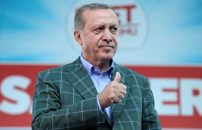 Erdogan želi veće ovlasti: Turci o tome glasaju na referendumu