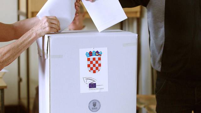 Zagreb: Hrvatska bira 11 zastupnika u Europski parlament