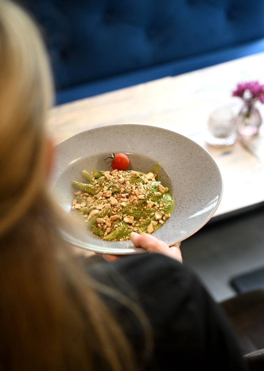 Zagreb;  Restoran Health N Joy