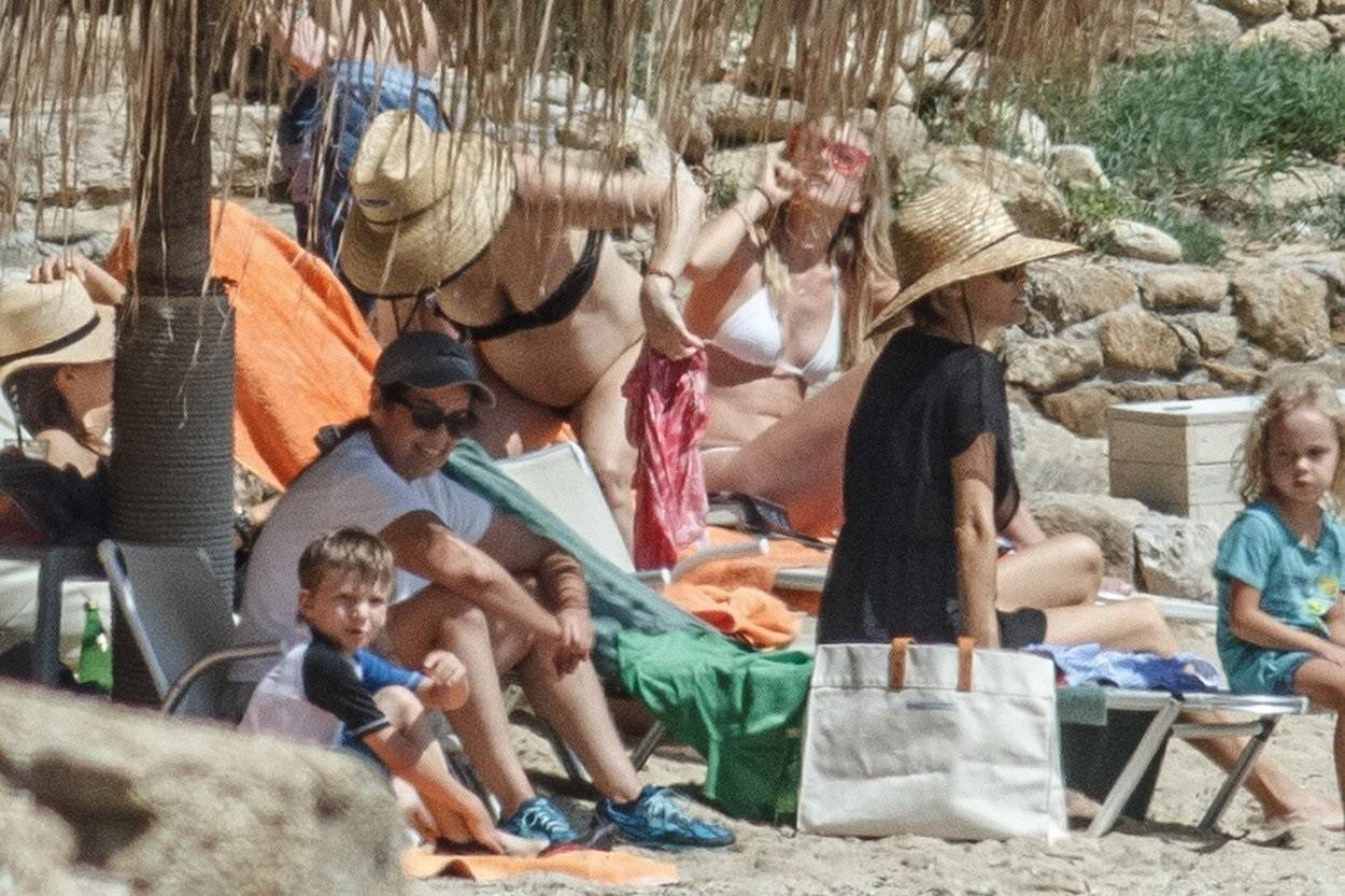 *EXCLUSIVE* Pregnant Kate Hudson vacations with friends and family in Greece