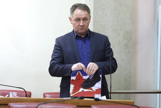 Stevo Culej na sjednici Sabora skrenuo pozornost na EPK Rijeka i zastavu Jugoslavije