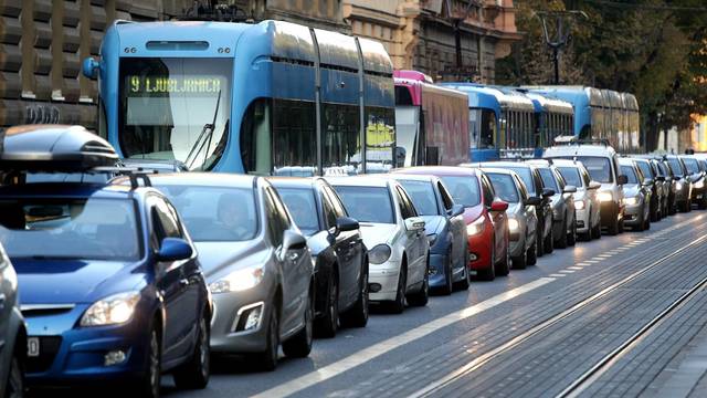 Šakom u potiljak: Ljutiti vozač nokautirao pješaka u Zagrebu