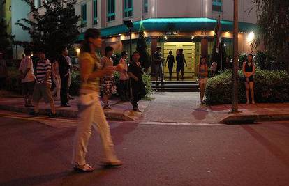 Svjetiljkama se bore protiv prostitucije u Singapuru