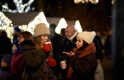 Advent na Strossu: Guštajte u čokoladnom vinu i koncertima