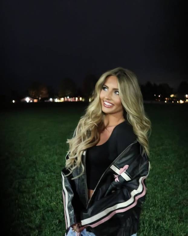 FOTO Izgleda kao Barbika i trpi teške uvrede zbog izgleda, ali ova ljepotica ne ostaje 'dužna'