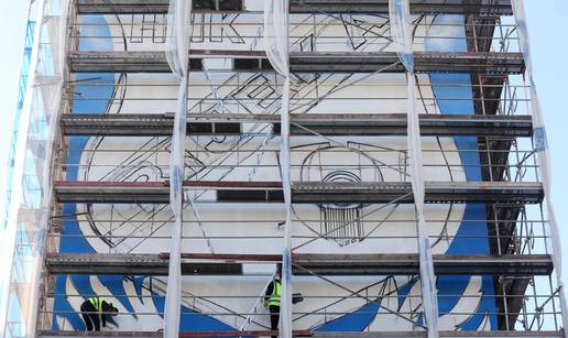 FOTO Armada radi veličanstveni mural voljenom klubu. Evo kako izgleda ogromni grb Rijeke...