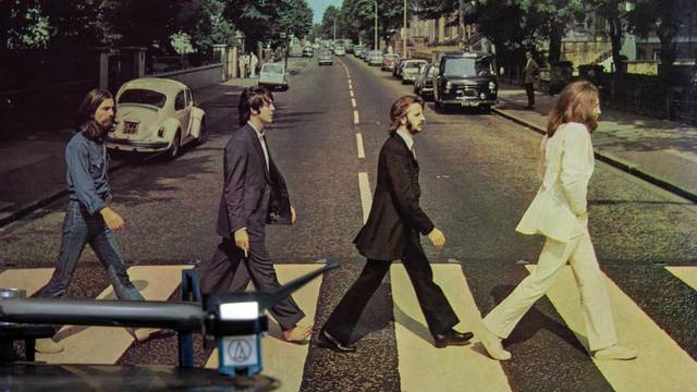 Paul McCartney htio rekreirati kultni prelazak 'The Beatlesa' preko zebre pa skoro nastradao