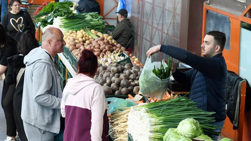 FOTO Subota na tržnici: U Sisku se kući ide s punim vrećicama
