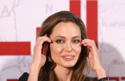 Jolie pauze provodi s djecom: U Sydneyu su pojeli klokana