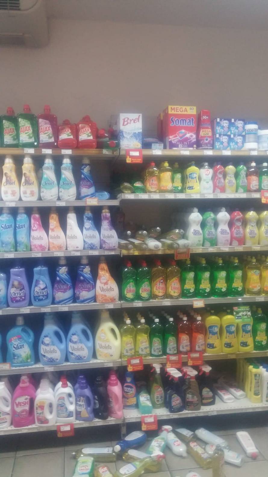 'Ogledalo mi je palo kraj glave, kuća nam se tresla kao da je od papira. Tata je došao po mene'