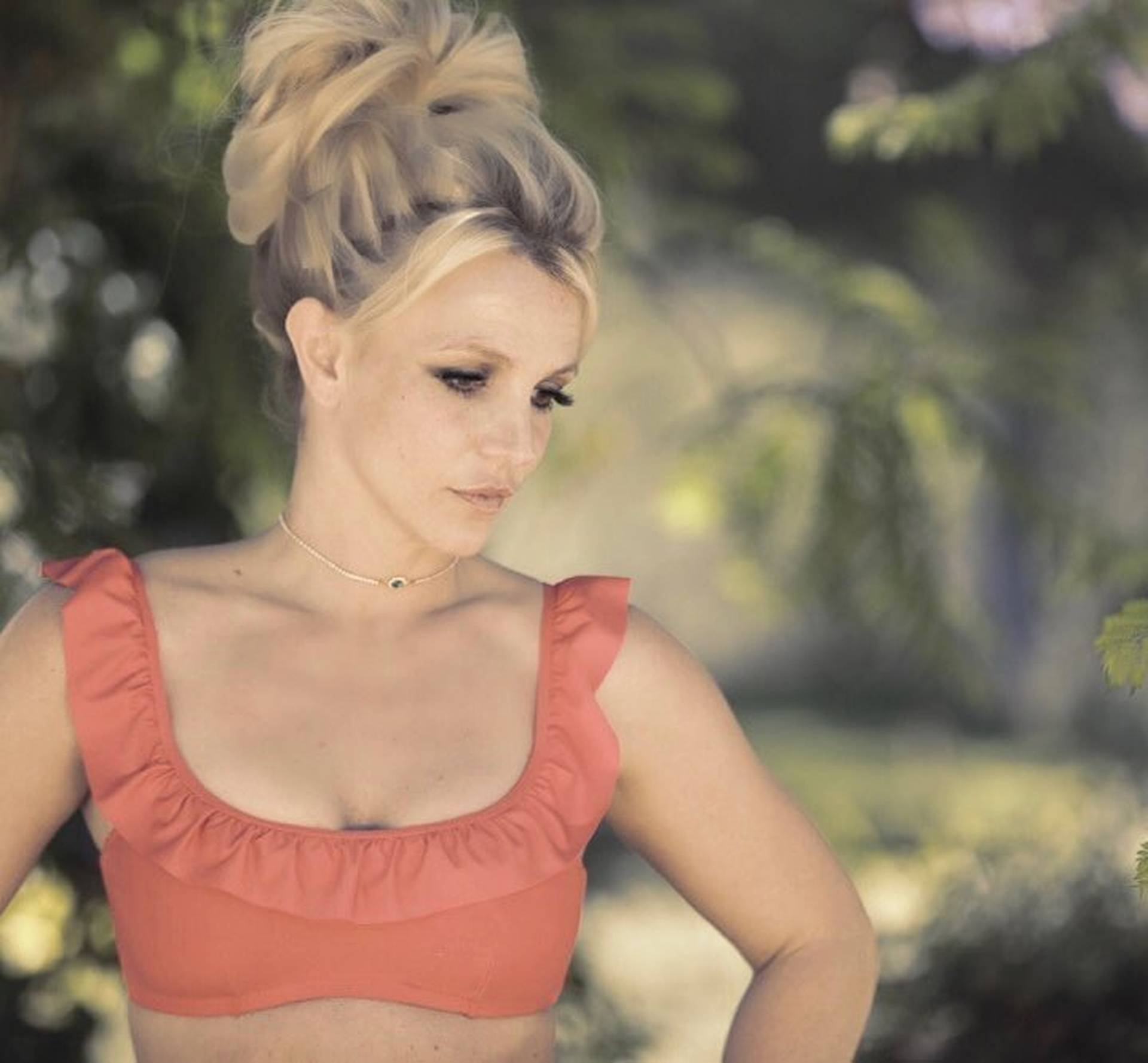 Blonde Bush Pictures